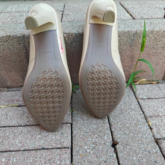 Beige heels - Picture 4 of 5